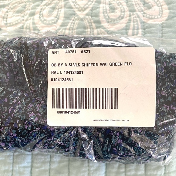 Anthropologie Floral Chiffon Smocked Top NWT Large - Picture 10 of 10